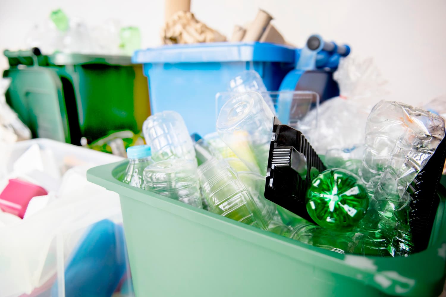 Plastic waste from conventional cleaning packaging